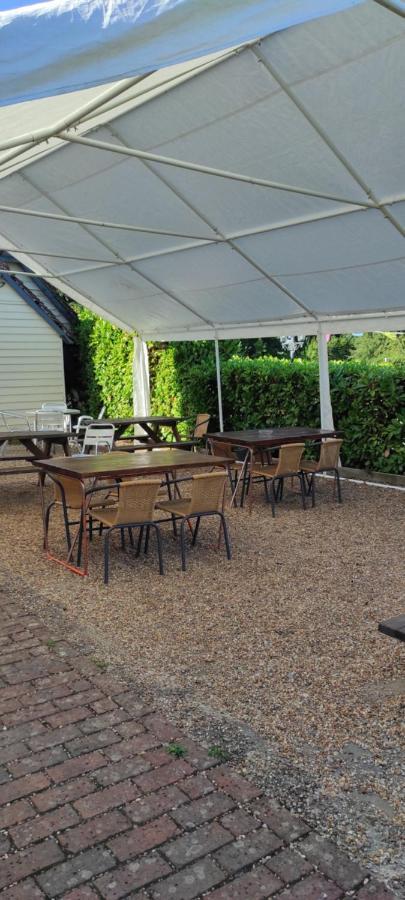 Garden Flat At The Infamous Piltdown Man Pub Apartamento Fletching Exterior foto